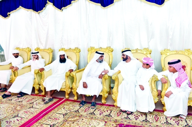 "■  نائب رئيس الدولة خلال عزاء أسرة الشهيد راشد البلوشي"