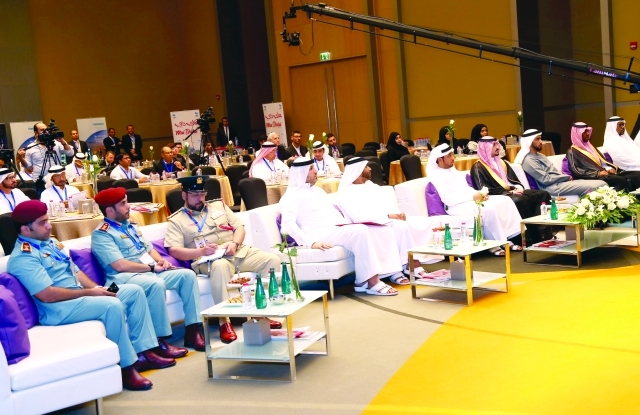 "سعيد القاسمي وخالد آل سعود خلال الملتقى | تصوير محمود الخطيب"