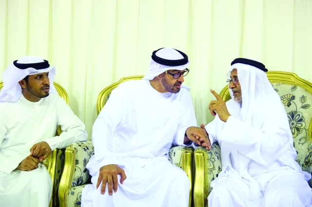 "■ محمد بن زايد يقدم واجب العزاء لأسرة الشهيد راشد الزعابي"