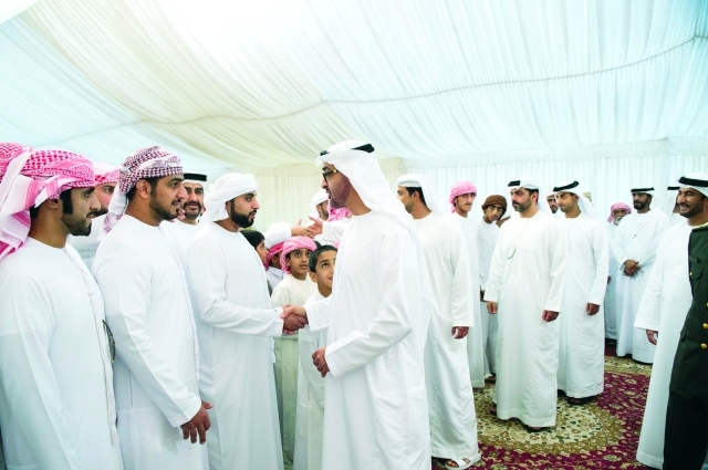 "■محمد بن زايد يقدم واجب العزاء لأسرة الشهيد سالم راشد الشحي"