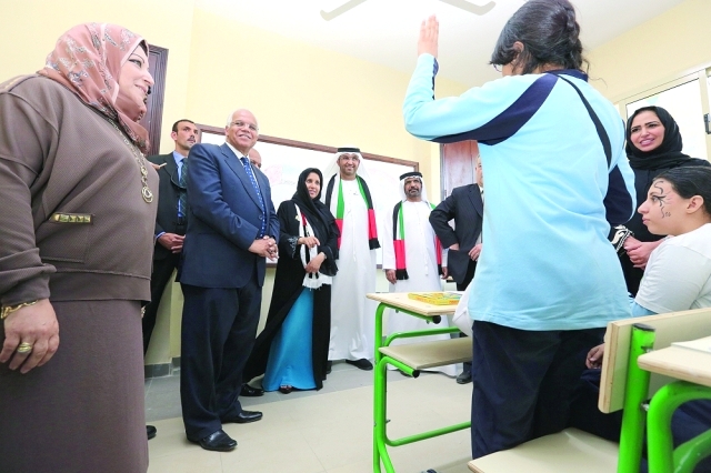 "Ⅶ الجابر وميثاء الشامسي ومحمد بن نخيرة الظاهري في جولة بأحد الفصول | البيان"