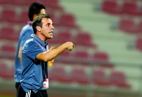 "■ مدرب العربي زولا"