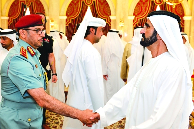 "■ محمد بن راشد يتلقى التعازي من محمد المري"
