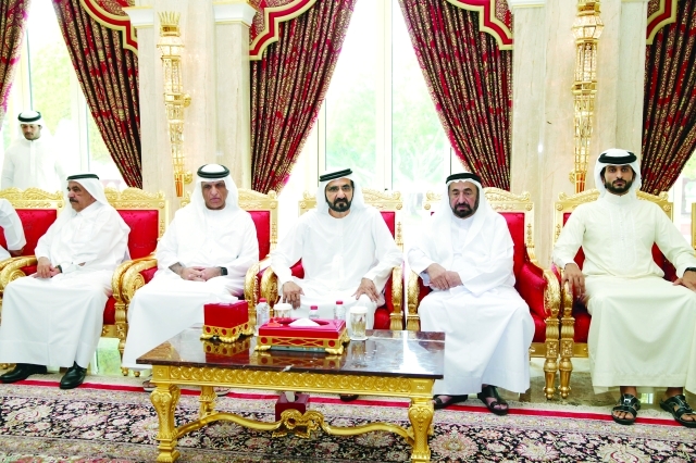 "■ نائب رئيس الدولة يتلقى تعازي سلطان القاسمي وسعود بن صقر بحضور حمدان بن راشد وناصر بن حمد | تصوير: سيف محمد وخليفة اليوسف"