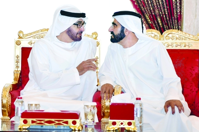 "■ محمد بن راشد متقبلاً تعازي محمد بن زايد"