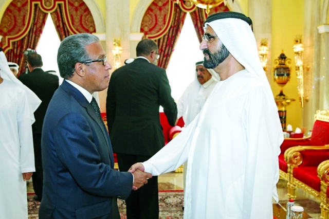 "■ سموه مصافحاً المعزين"