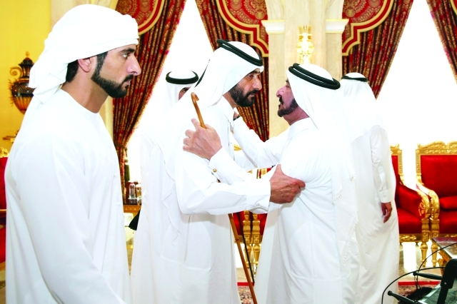 "■ حمدان بن محمد وأحمد بن راشد يتقبلان التعازي"