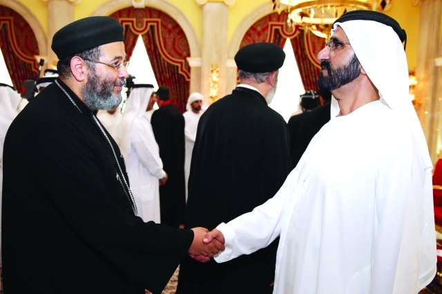 "محمد بن راشد متلقياً التعازي في وفاة نجله راشد"