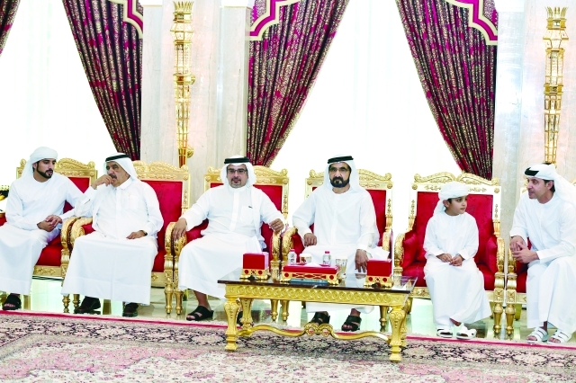 "■ محمد بن راشد خلال استقباله ولي عهد البحرين بحضور حمدان بن محمد وحمدان بن راشد وهزاع بن زايد وحمد بن محمد الشرقي"