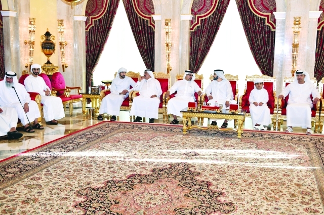 "■ محمد بن راشد وحمدان بن محمد يتلقيان تعازي ولي عهد البحرين بحضور حمدان بن راشد وهزاع بن زايد وحمد بن محمد الشرقي"