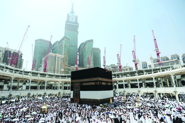مليونا حاج يقفون اليوم على صعيد عرفة