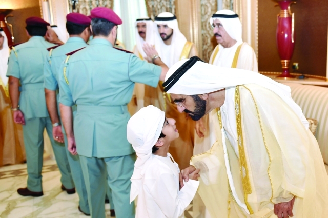 "■ محمد بن راشد يتقبل التهاني  بحضور حمدان  بن محمد ومحمد المر ومحمد النابودة"