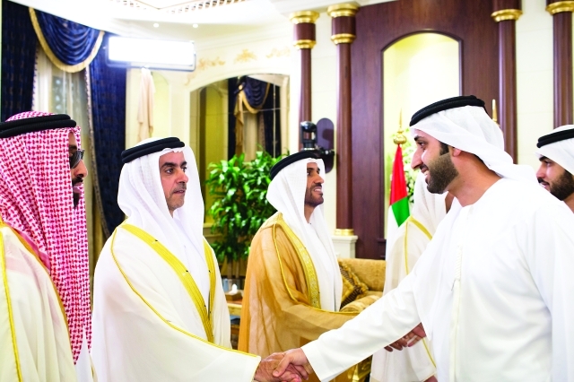 "■ نهيان وسيف وطحنون بن زايد يتلقون التهاني بالعيد"