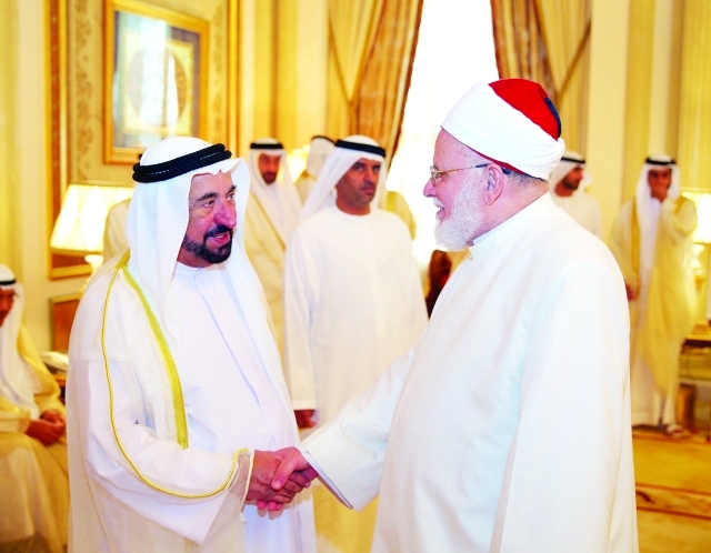 "حاكم الشارقة يتقبل التهاني من المواطنين والمقيمين"