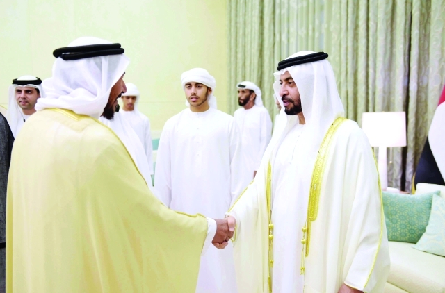 "■ .. وسموه مصافحاً المهنئين"