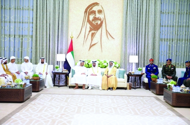 "■ حمدان بن زايد خلال استقباله المهنئين"