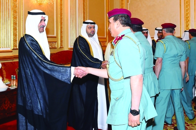"■ حمد الشرقي ومحمد بن حمد يتلقيان تهاني كبار الضباط  |  وام"