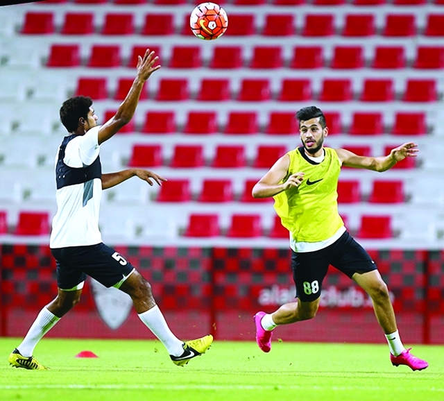 "■ ماجد حسن في تدريبات الأهلي استعداداً للهلال | البيان"