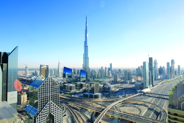 "■ دولة الإمارات تتميز بمعالم سياحية حديثة وطبيعة متنوعة | البيان"