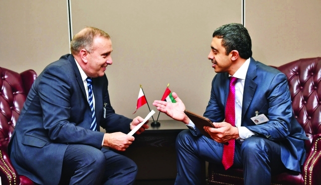 "■ عبدالله بن زايد ملتقياً وزير خارجية بولندا"