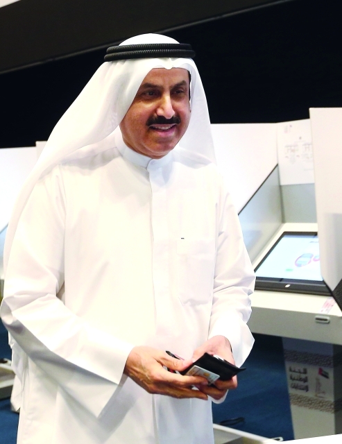 "صقر غباش خلال مشاركته في الانتخاب"