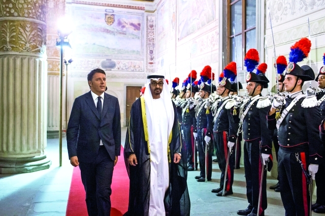 "محمد بن زايد وماثيو رينزي يستعرضان حرس الشرف | وام"