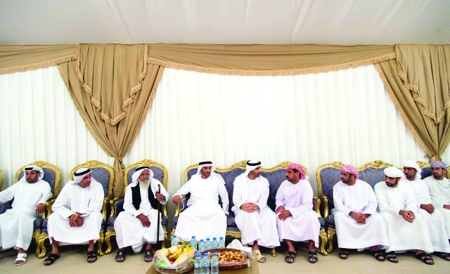 "■ سعيد ونهيان بن زايد يقدمان واجب العزاء لأسرة العبدولي"