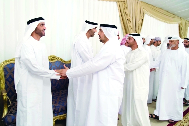 "■ سعيد ونهيان بن زايد يقدمان واجب العزاء"