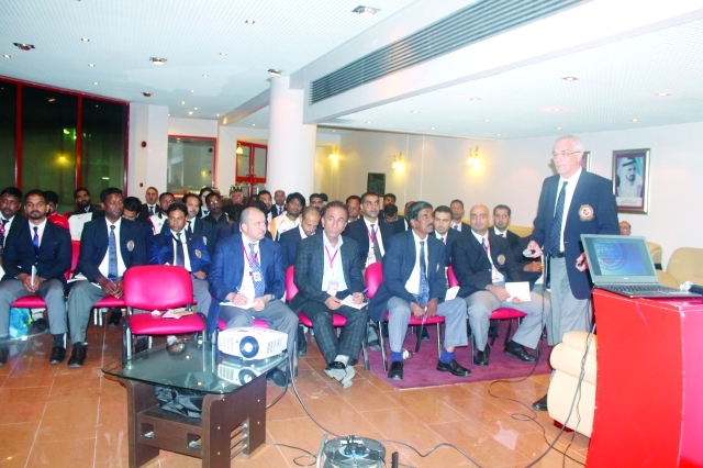 "Ⅶ جانب من محاضرات الدورة | البيان"