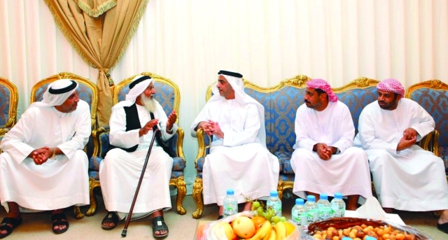 "■ سيف بن زايد مقدماً واجب العزاء لأسرة الشهيد خميس العبدولي | من المصدر"