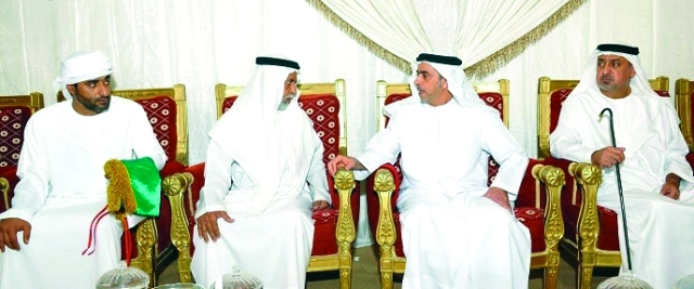 "سيف بن زايد يعزي أسرة الشهيد علي الكتبي يرافقه سلطان بن خليفة"