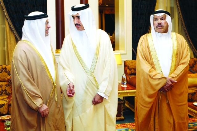 "■ أنور قرقاش وأحمد جمعة الزعابي ومصبح الفتان"