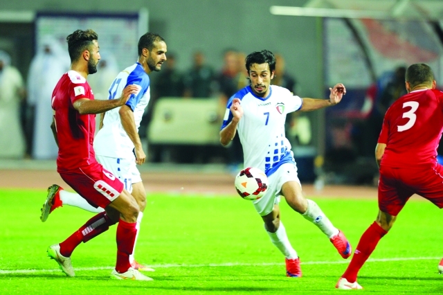 "■ دفاع لبنان نجح في إيقاف مهاجمي الأزرق"