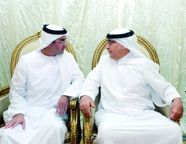 "■ محمد بن خليفة يقدم واجب العزاء"