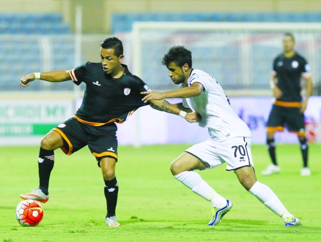 "■ جانب من مباراة هجر والشباب في الدوري السعودي | أرشيفية"