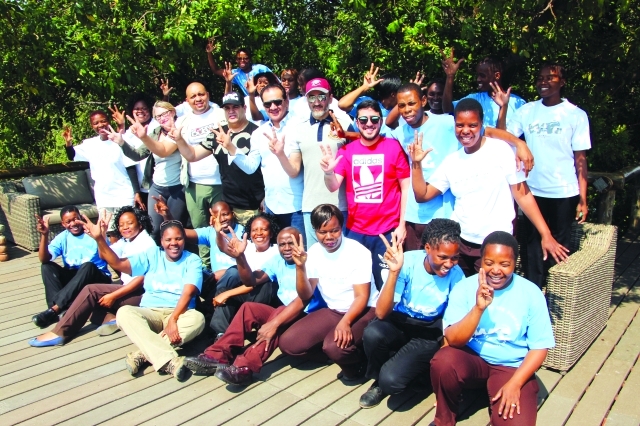 "■ شباب بوتسوانا يرتدون قمصان البطولة العالمية | البيان"