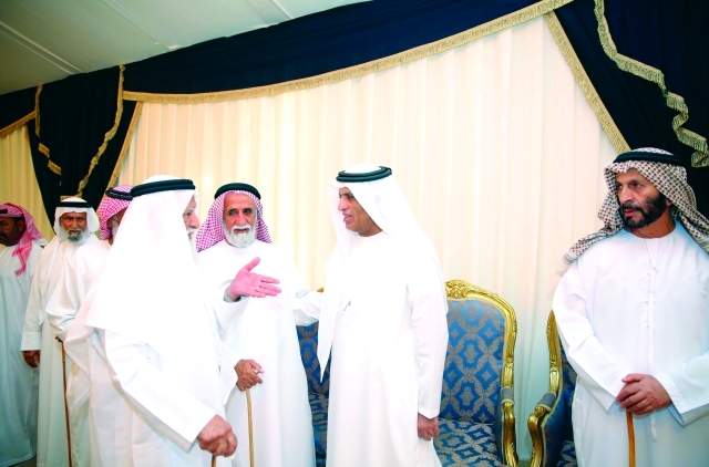 "■ سعود بن صقر يقدم واجب العزاء"