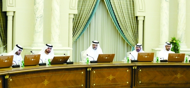 "تنفيذي الشارقة" يستعرض المشاريع الخدمية