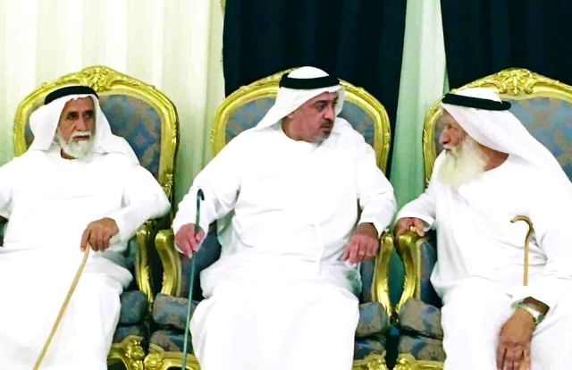 "■ سلطان بن خليفة يعزي أسرة الشامسي"