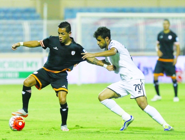 "جانب من لقاء الشباب وهجر في الدوري السعودي - أرشيفية"
