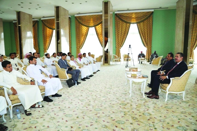 "Ⅶ بحاح خلال لقائه عدداً من الطلاب المبتعثين إلى كلية الملك فهد الأمنية بالرياض | واس"
