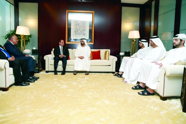 "■ نائب رئيس الدولة والرئيس المصري خلال المباحثات بحضور حمدان ومكتوم بن محمد وسلطان الجابر"