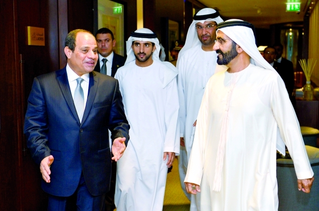 "محمد بن راشد خلال استقباله الرئيس المصري بحضور حمدان بن محمد وسلطان الجابر | تصوير: سيف محمد"