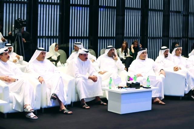 "أحمد بن سعيد وخميس المزينة ومطر الطاير وسعيد الطاير وعيسى كاظم وعبدالرحمن آل صالح وعلي لوتاه"