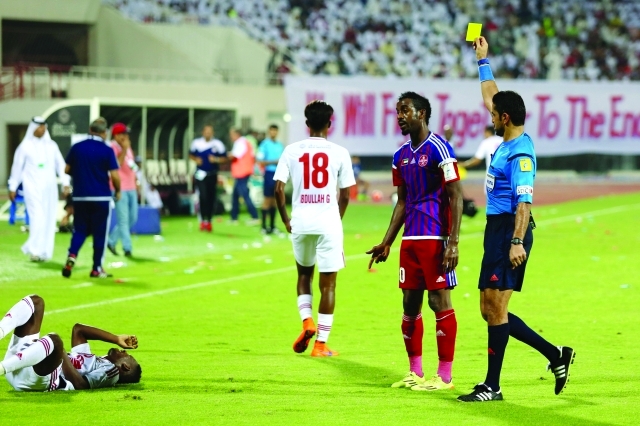 "■ إنذار فرج جمعة لاعب الشعب قرار صحيح | تصوير - موهان"