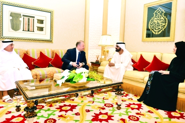 "■ محمد بن راشد في حوار مع جوزيف موسكات بحضور ريم الهاشمي وأحمد بن بيات"