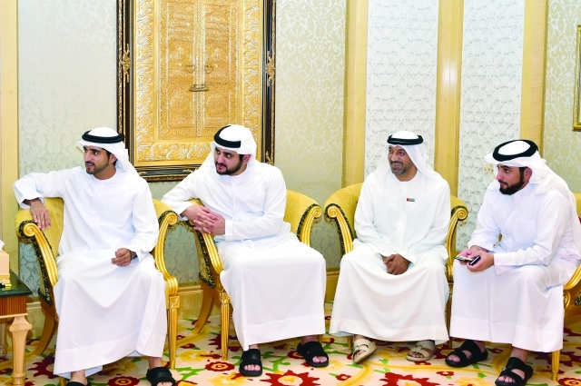 "■ حمدان ومكتوم بن محمد وأحمد بن سعيد وأحمد بن محمد خلال اللقاء"