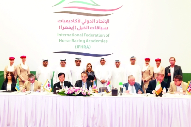 "Ⅶ الحضور قبل بداية الاجتماع | البيان"