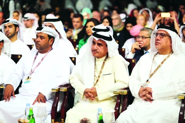 "Ⅶ علي شهدور وسليمان الجاسم وعادل حسين"
