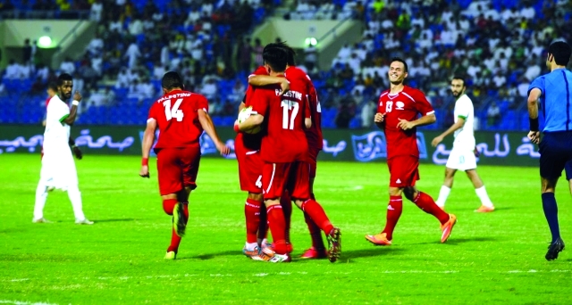 "■ جانب من مباراة منتخبي السعودية وفلسطين الأخيرة | البيان"